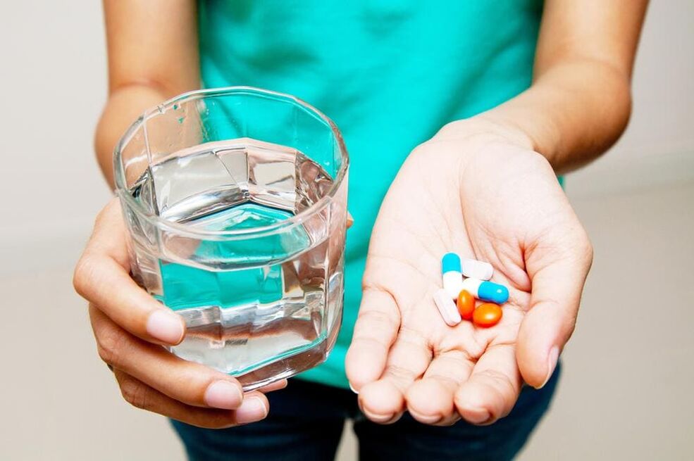 A girl takes medicine to remove papillomas